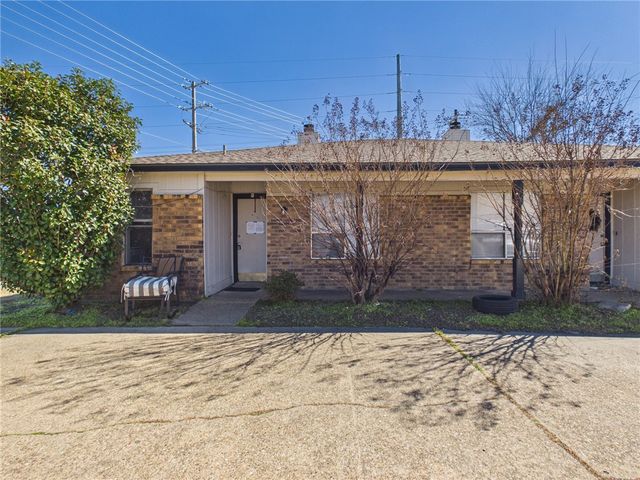 2512 Long Drive A, Bryan, TX 77802