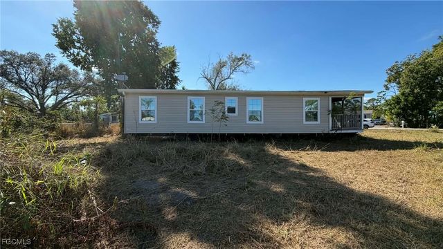 8315 Marx DR, North Fort Myers, FL 33917