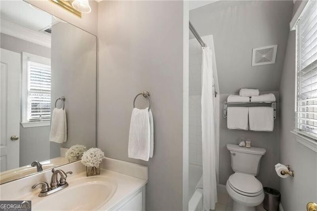 1505 Runnymede Court SW, Lilburn, GA 30047