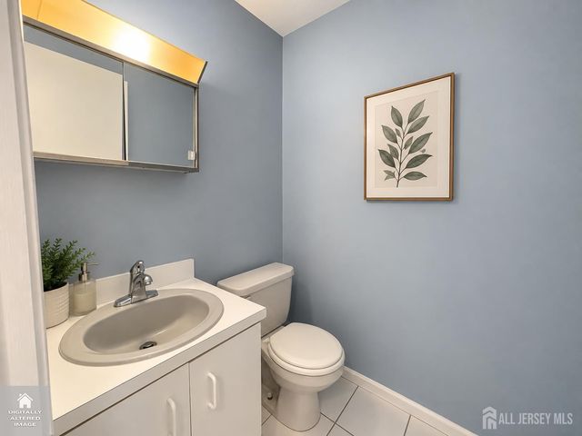 40 Compton Avenue, Hazlet, NJ 07734