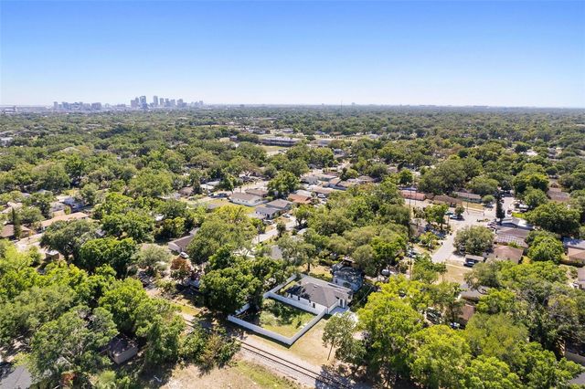 2617 E PALIFOX STREET, Tampa, FL 33610