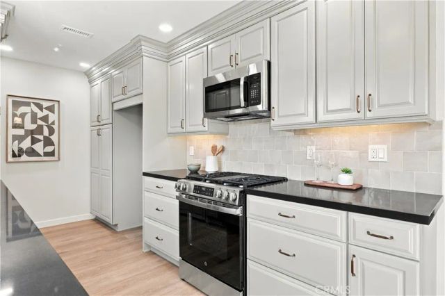 17781 Flintstone Lane, Huntington Beach, CA 92647