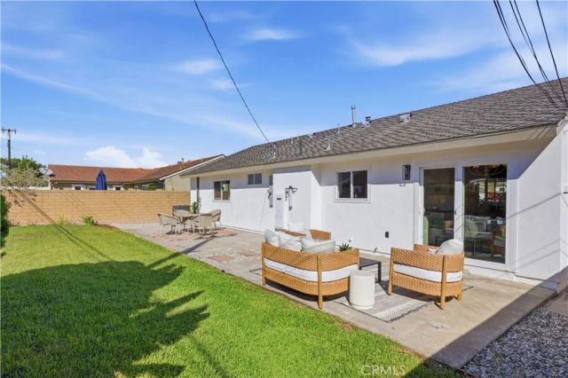 17781 Flintstone Lane, Huntington Beach, CA 92647