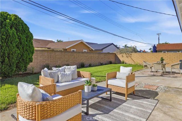 17781 Flintstone Lane, Huntington Beach, CA 92647