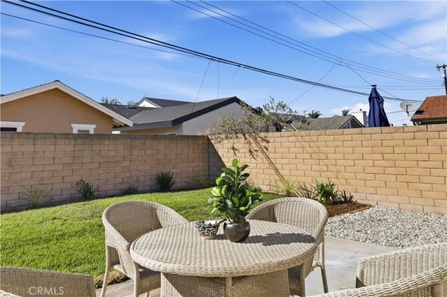 17781 Flintstone Lane, Huntington Beach, CA 92647