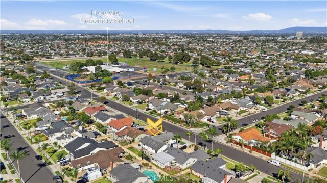 17781 Flintstone Lane, Huntington Beach, CA 92647