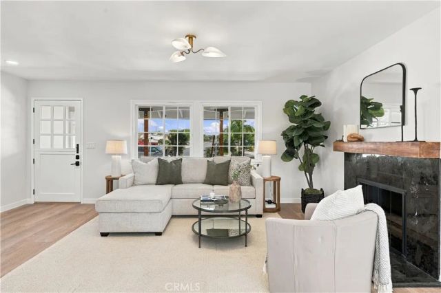 17781 Flintstone Lane, Huntington Beach, CA 92647