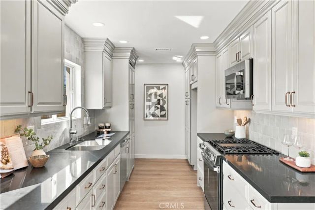 17781 Flintstone Lane, Huntington Beach, CA 92647