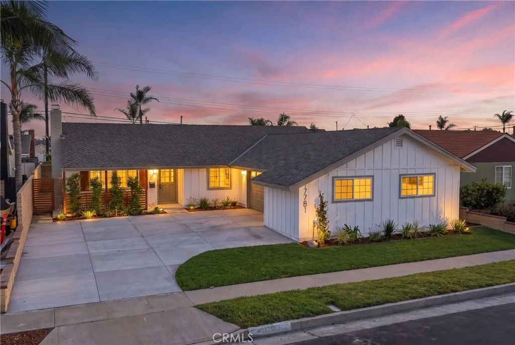 17781 Flintstone Lane, Huntington Beach, CA 92647
