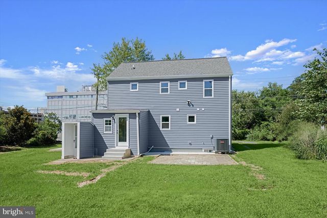 2917 E LEE AVE, Alexandria, VA 22306