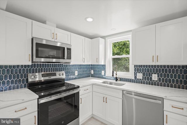 2917 E LEE AVE, Alexandria, VA 22306