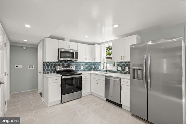 2917 E LEE AVE, Alexandria, VA 22306