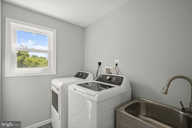 2917 E LEE AVE, Alexandria, VA 22306