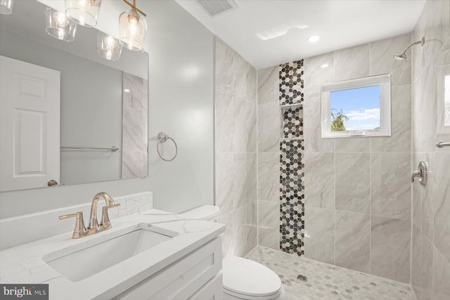 2917 E LEE AVE, Alexandria, VA 22306