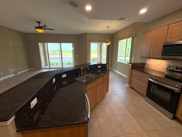 1425 EMERALD DUNES DRIVE 17, Sun City Center, FL 33573