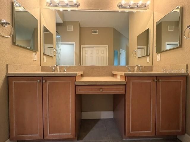 1425 EMERALD DUNES DRIVE 17, Sun City Center, FL 33573