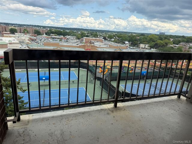2 BAY CLUB DRIVE 7Y, Bayside, NY 11360
