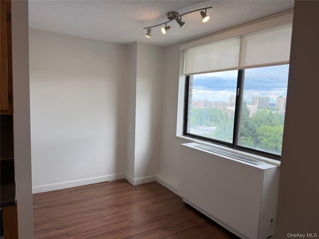 2 BAY CLUB DRIVE 7Y, Bayside, NY 11360