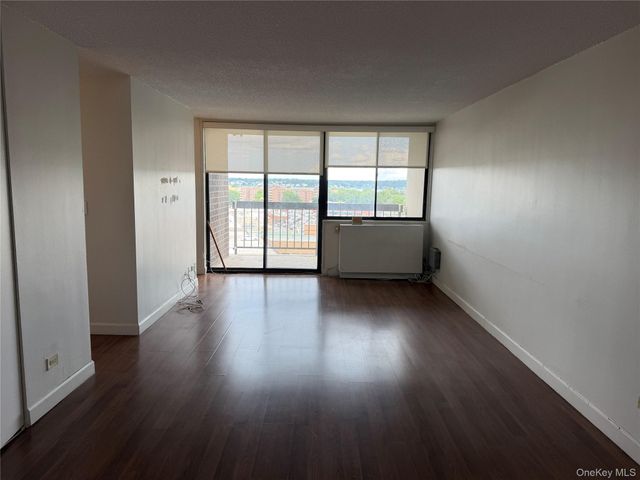 2 BAY CLUB DRIVE 7Y, Bayside, NY 11360