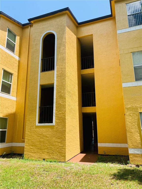 4572 COMMANDER DRIVE 1226, Orlando, FL 32822
