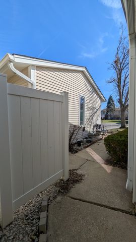 636 Pintail Street, Deerfield, IL 60015