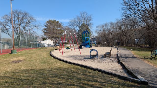 636 Pintail Street, Deerfield, IL 60015