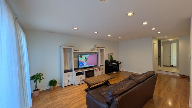 636 Pintail Street, Deerfield, IL 60015