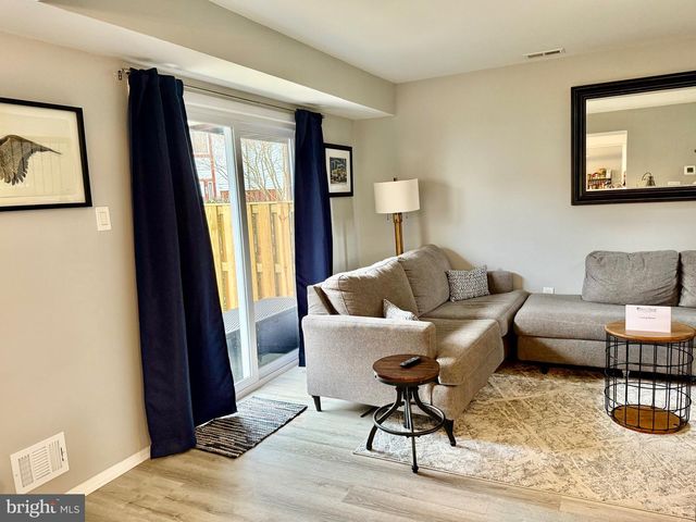 1910 SEVEN OAKS, Crofton, MD 21114