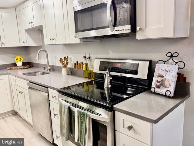 1910 SEVEN OAKS, Crofton, MD 21114