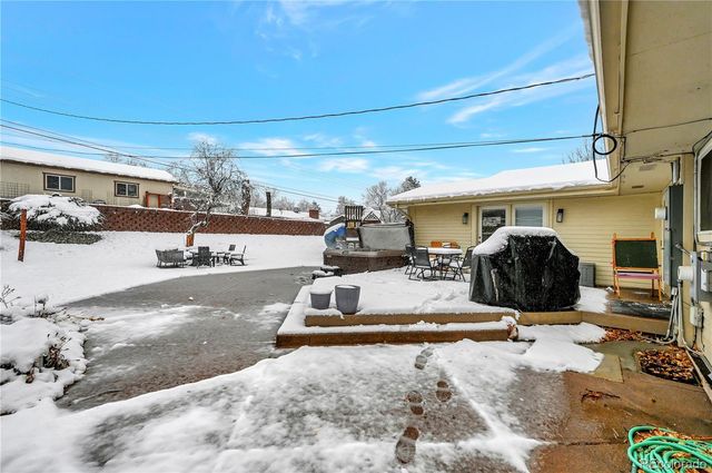 6526 S Elizabeth Way, Centennial, CO 80121