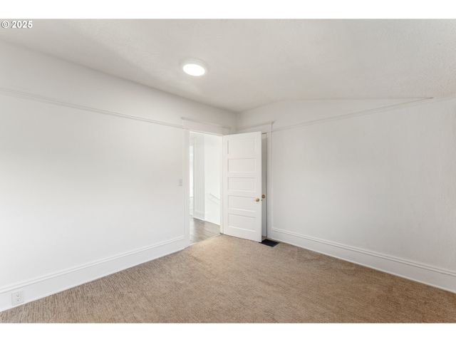 2924 Ne 52ND Ave, Portland, OR 97213