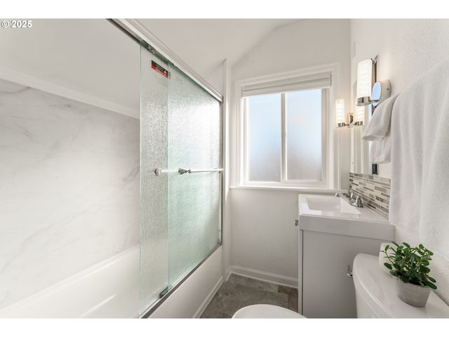 2924 Ne 52ND Ave, Portland, OR 97213