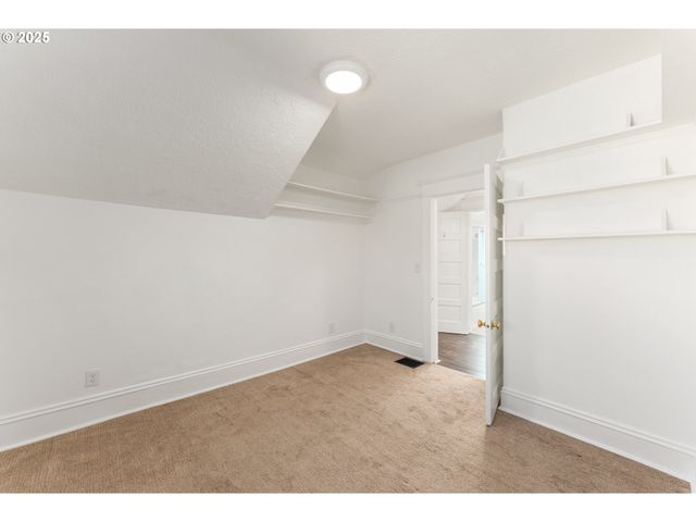 2924 Ne 52ND Ave, Portland, OR 97213