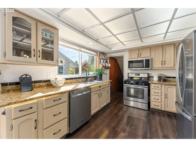 2924 Ne 52ND Ave, Portland, OR 97213