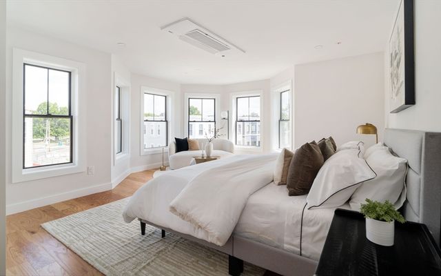 655 Saratoga Street 201, Boston, MA 02128