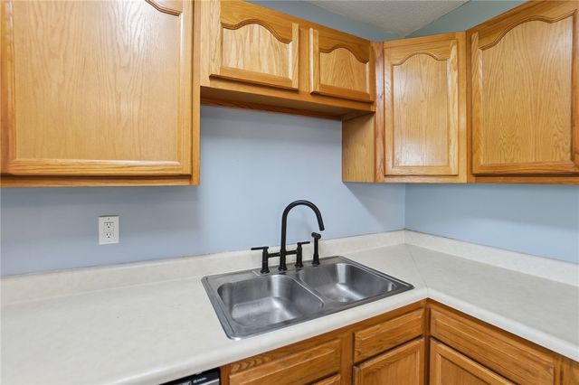 1040 Skylark Drive, Troy, OH 45373