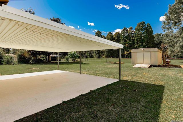 12463 Faucheux Rd, Gonzales, LA 70737