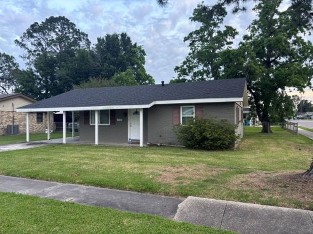 118 Mimosa St, Thibodaux, LA 70301