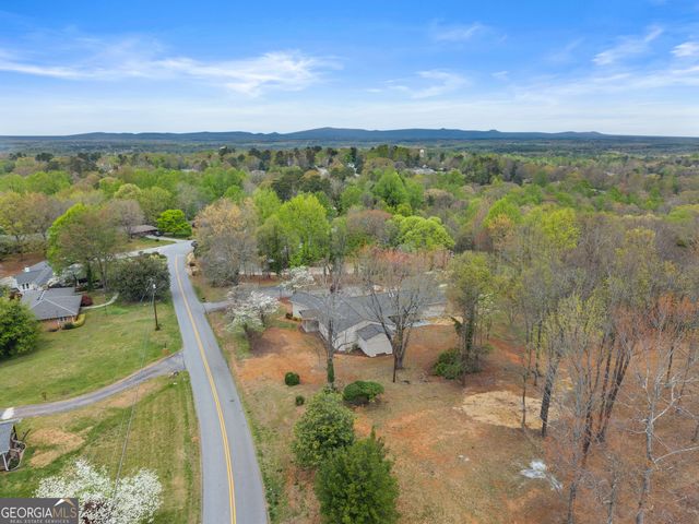664 Chenocetah Drive, Cornelia, GA 30531