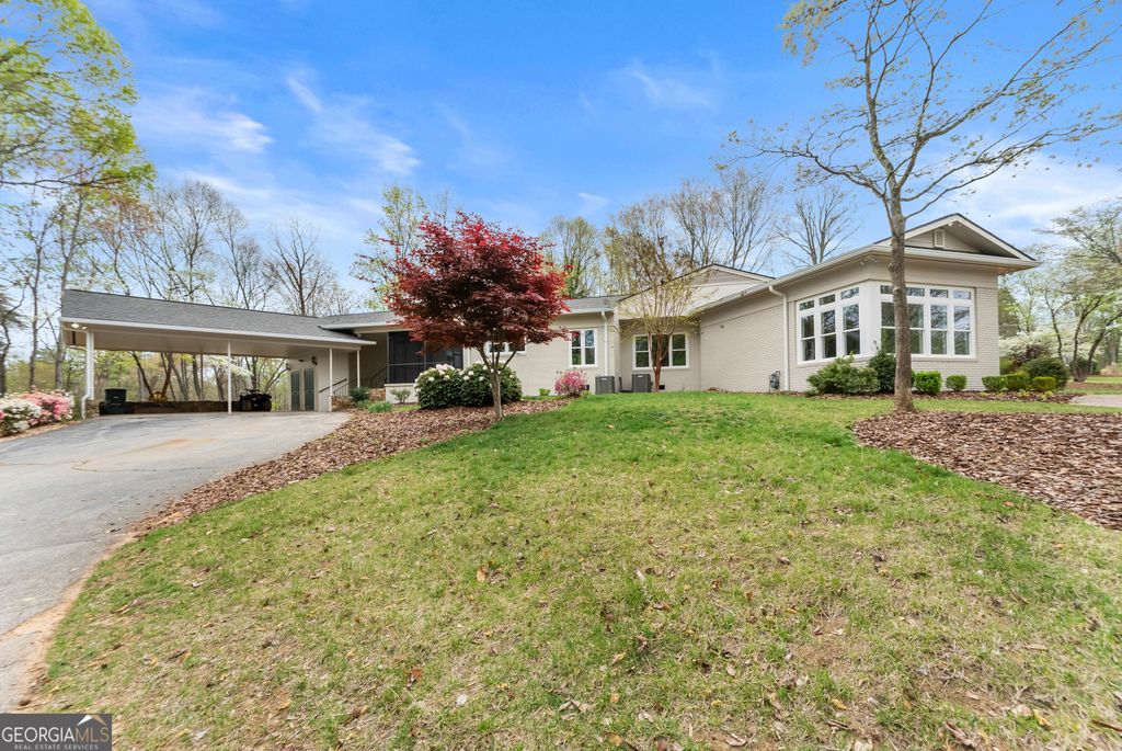 664 Chenocetah Drive, Cornelia, GA 30531 — photo 5
