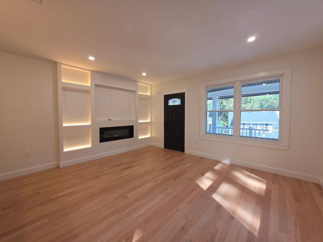 23 Murray Hill Rd, Medford, MA 02155