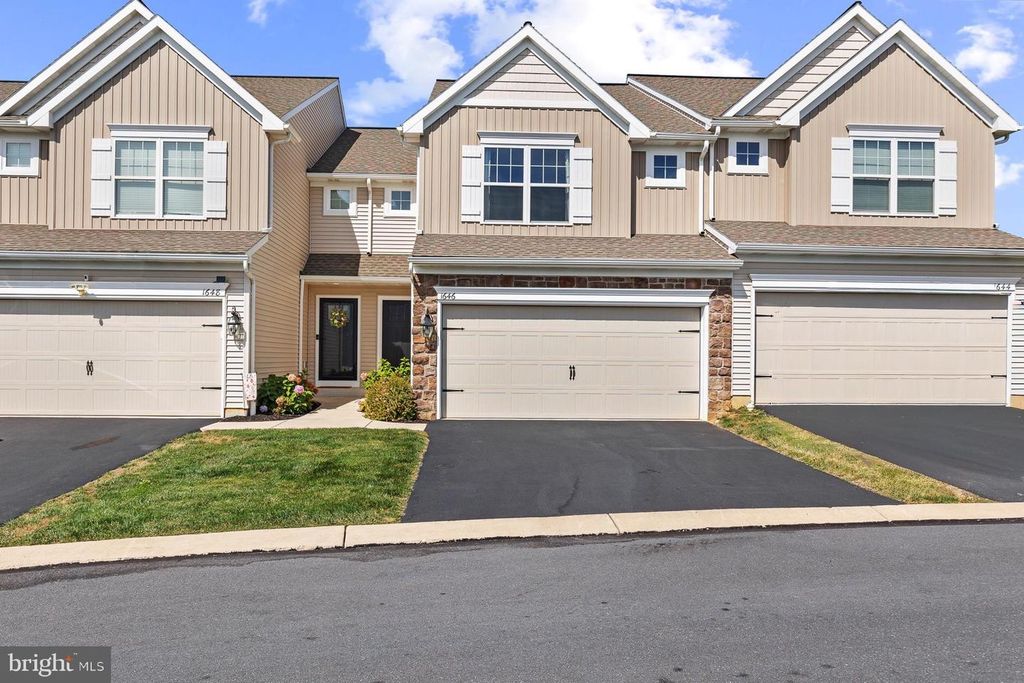 1646 HARALSON DR, Mechanicsburg, PA 17055