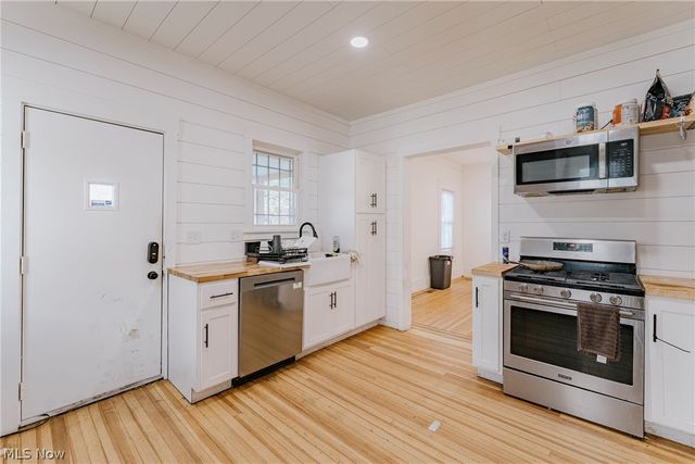 1507 E 108th Street, Cleveland, OH 44106