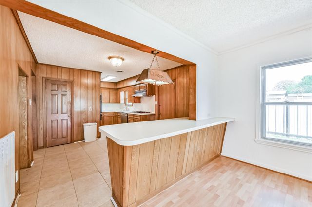 163 Oakland St, Baytown, TX 77520