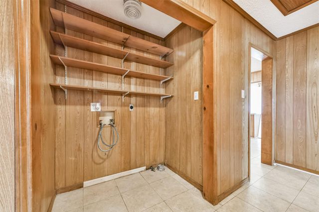 163 Oakland St, Baytown, TX 77520