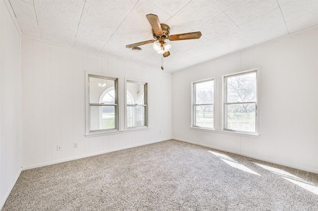 163 Oakland St, Baytown, TX 77520