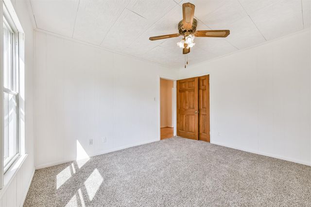 163 Oakland St, Baytown, TX 77520