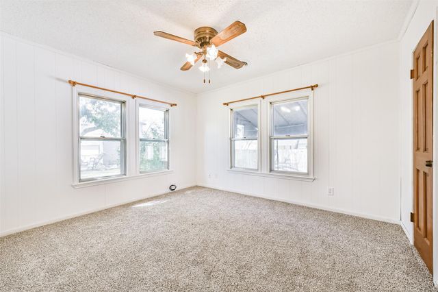 163 Oakland St, Baytown, TX 77520