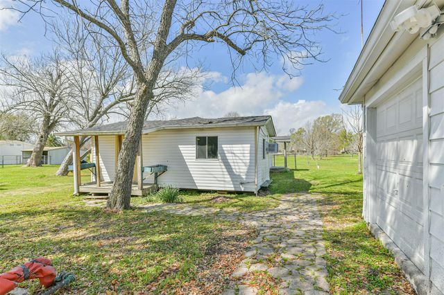 163 Oakland St, Baytown, TX 77520