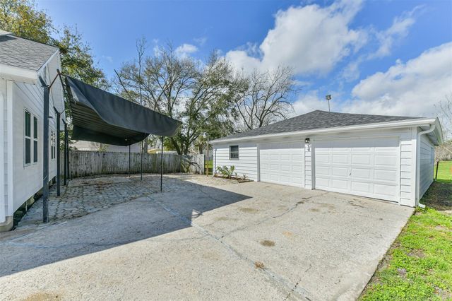 163 Oakland St, Baytown, TX 77520